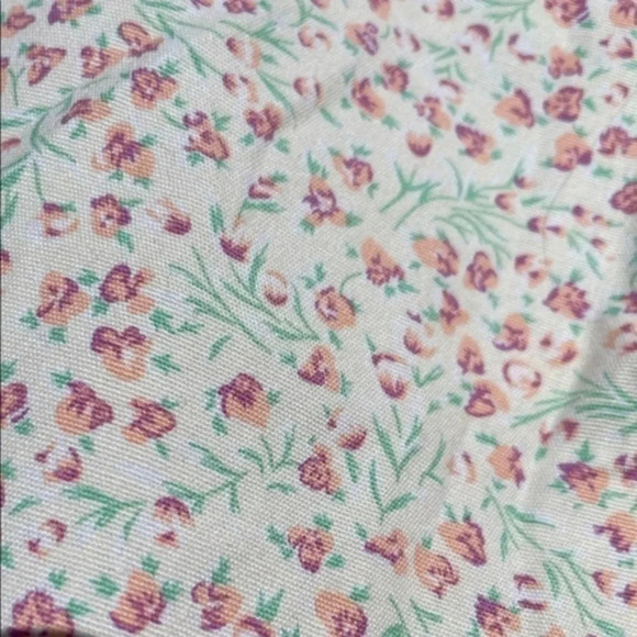 New Love Stuck Floral Hook & Eve Top - Picture 8 of 16